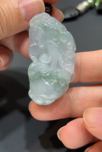 【招財】翡翠貔貅，雕工精緻，晶瑩剔透，靈氣十足。