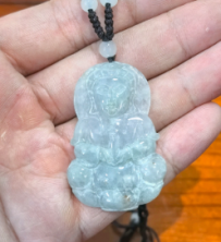 【精品】雕工精緻的翡翠觀音，法相莊嚴，通透感十足。